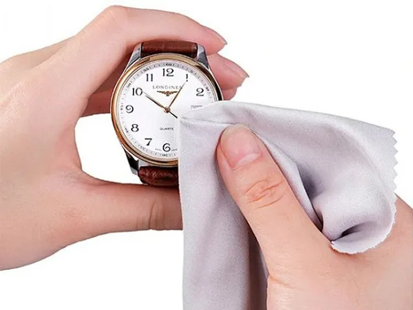 Tại sao cần vệ sinh đồng hồ thường xuyên?
